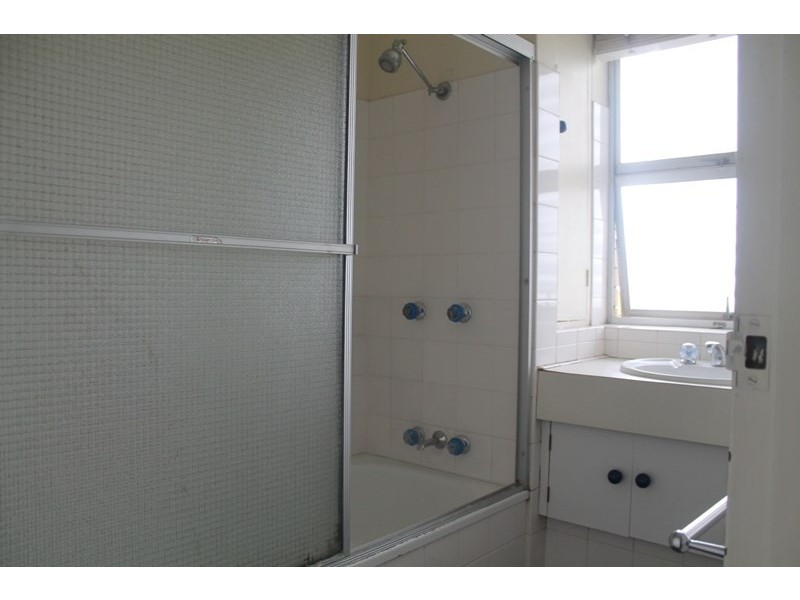 4/128 Racecourse Road, Ascot QLD 4007