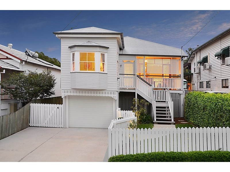 18 Robe Street, Newmarket QLD 4051