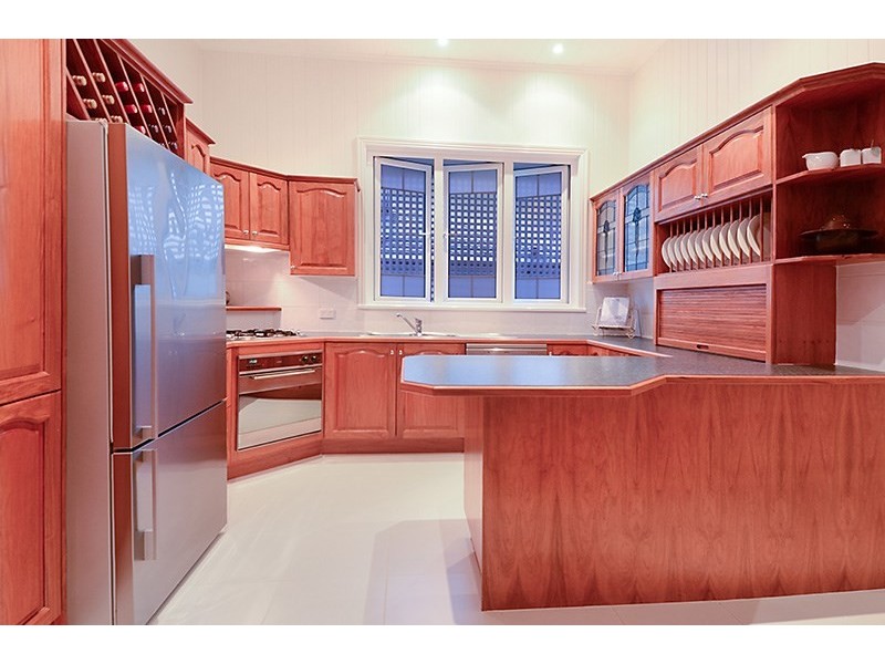 18 Robe Street, Newmarket QLD 4051