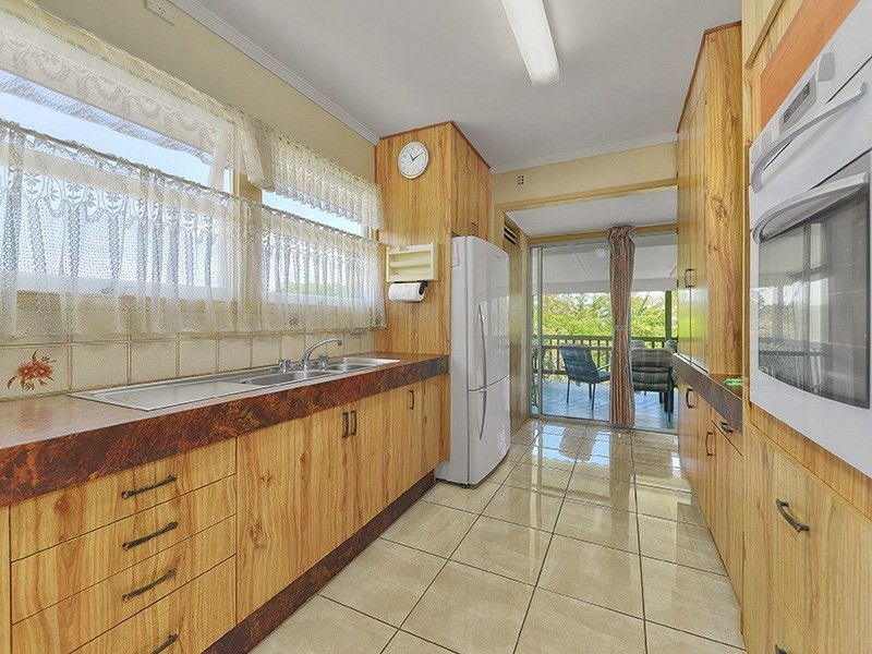 10 Landscape Street, Stafford Heights QLD 4053