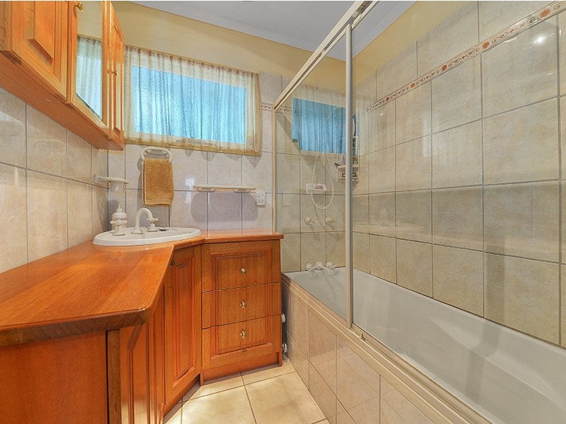 10 Landscape Street, Stafford Heights QLD 4053