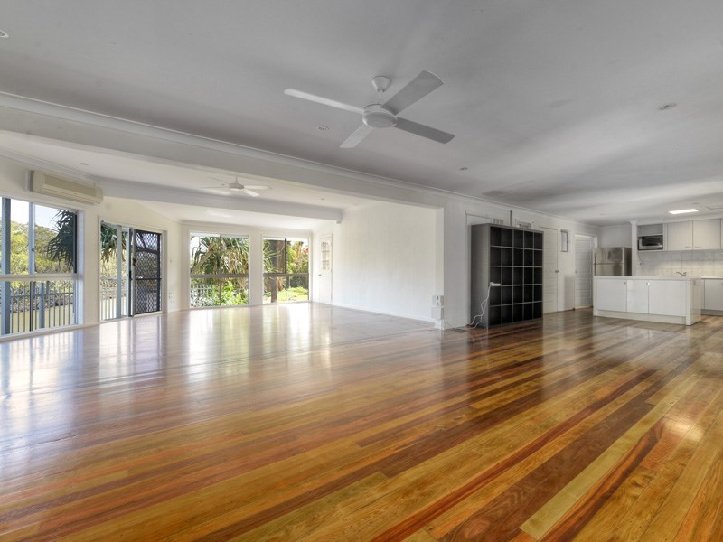 2 Lima Street, Nudgee Beach QLD 4014