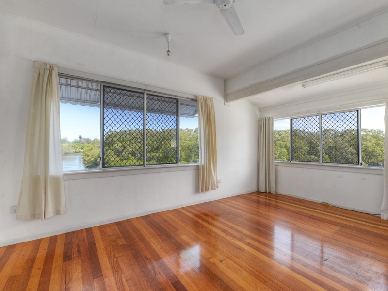 2 Lima Street, Nudgee Beach QLD 4014