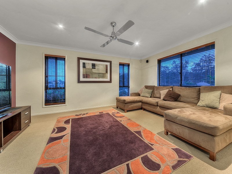 12 Tinaroo Court, Albany Creek QLD 4035