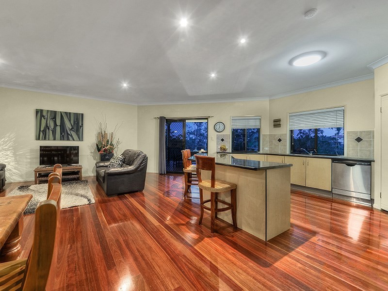 12 Tinaroo Court, Albany Creek QLD 4035