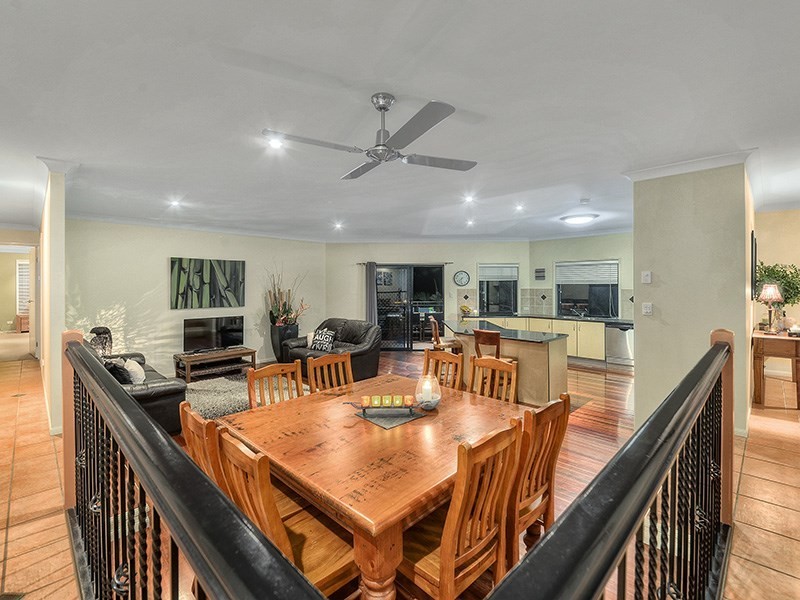 12 Tinaroo Court, Albany Creek QLD 4035