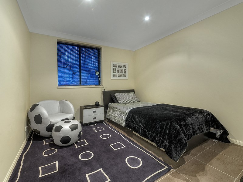 12 Tinaroo Court, Albany Creek QLD 4035