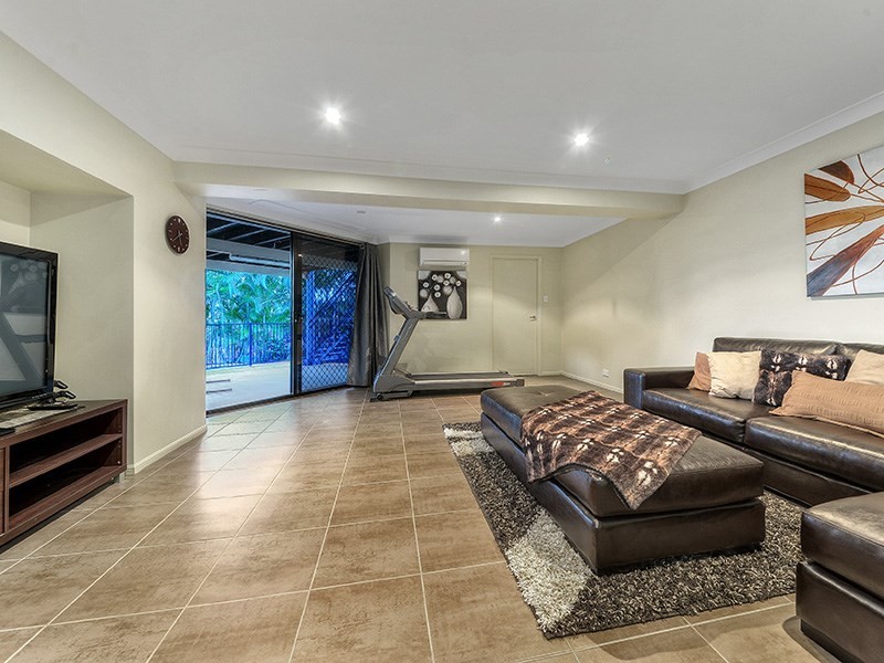 12 Tinaroo Court, Albany Creek QLD 4035