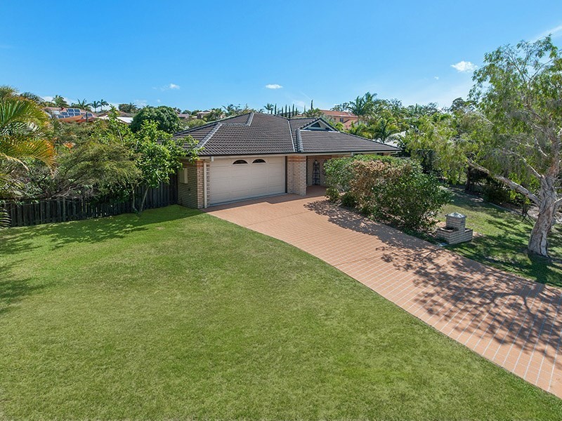 8 Pinehurst Court, Albany Creek QLD 4035