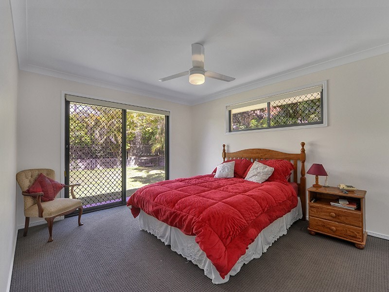 8 Pinehurst Court, Albany Creek QLD 4035