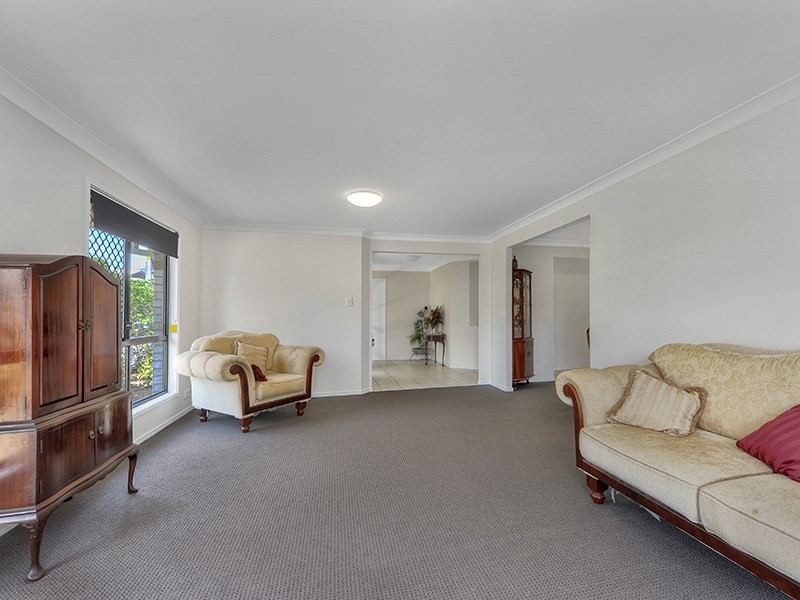 8 Pinehurst Court, Albany Creek QLD 4035