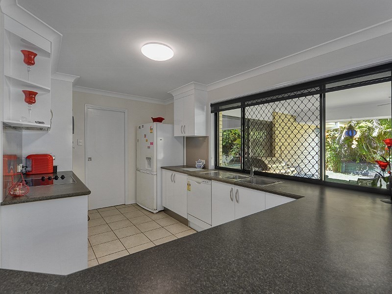 8 Pinehurst Court, Albany Creek QLD 4035