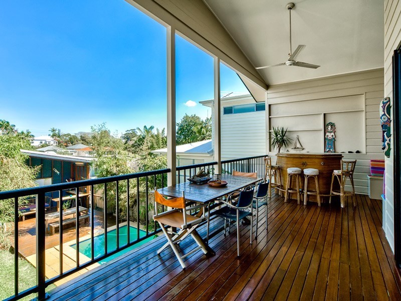 15 Pine Street, Hamilton QLD 4007