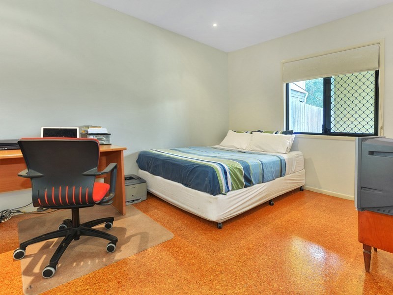 15 Pine Street, Hamilton QLD 4007