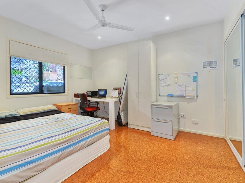 15 Pine Street, Hamilton QLD 4007