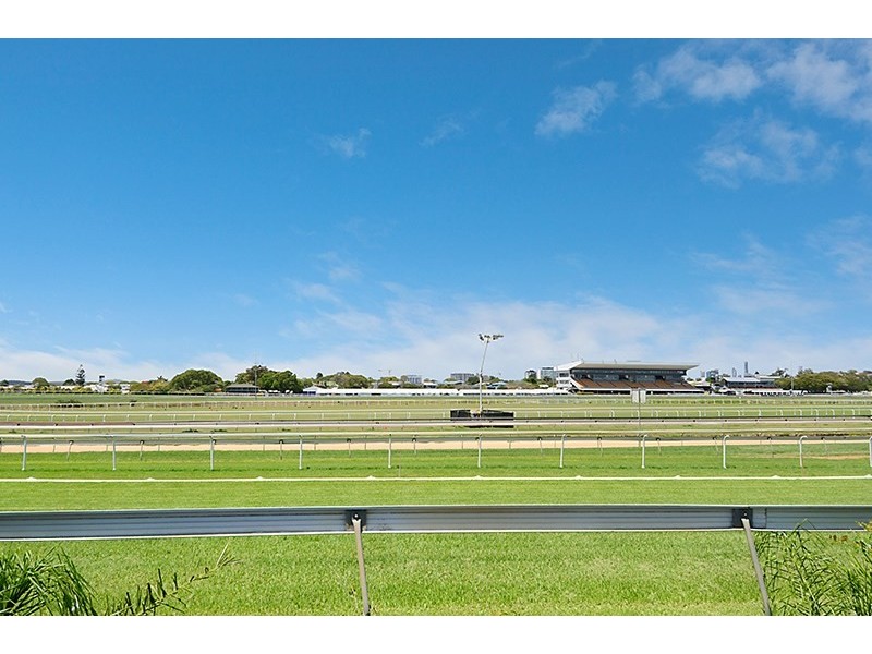 97 Raceview Avenue, Hendra QLD 4011