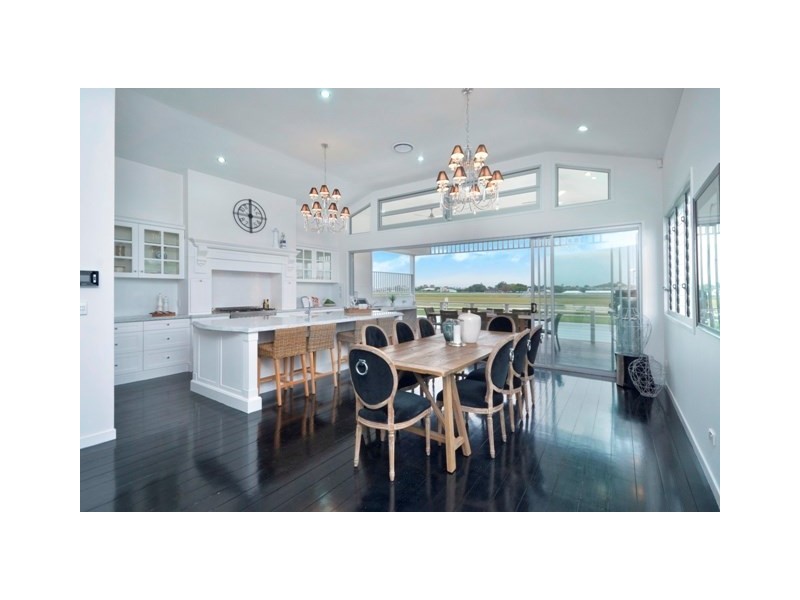 61 Raceview Avenue, Hendra QLD 4011