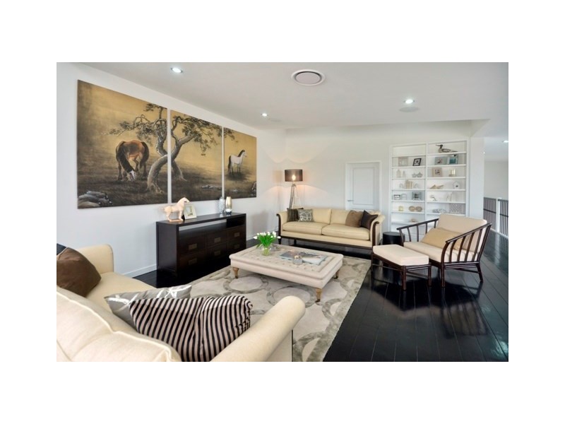 61 Raceview Avenue, Hendra QLD 4011