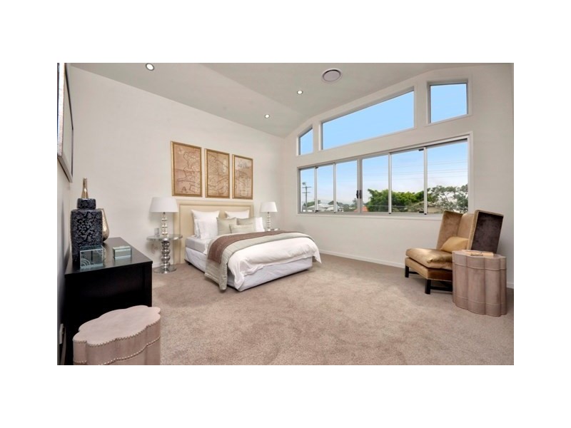 61 Raceview Avenue, Hendra QLD 4011