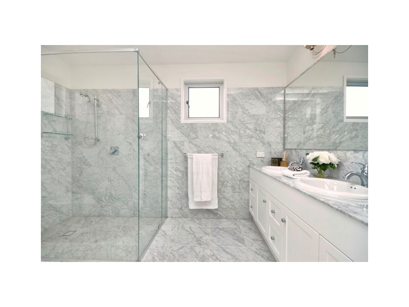 61 Raceview Avenue, Hendra QLD 4011