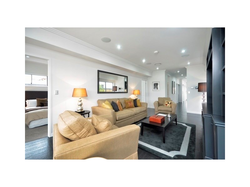 61 Raceview Avenue, Hendra QLD 4011