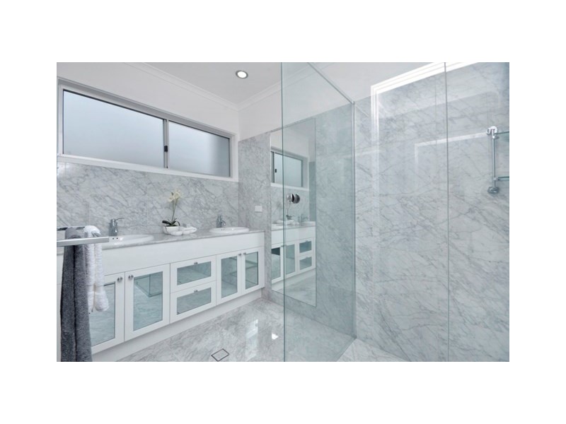 61 Raceview Avenue, Hendra QLD 4011