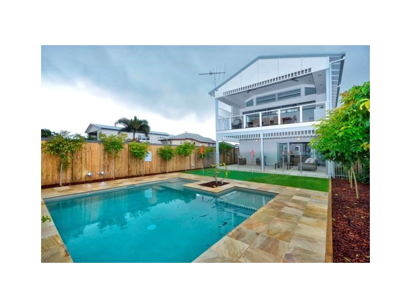 61 Raceview Avenue, Hendra QLD 4011