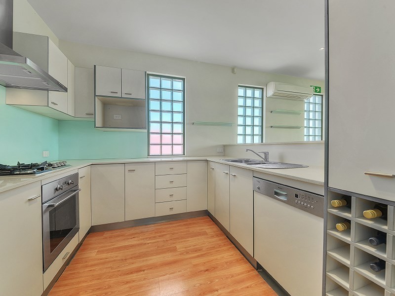 2/1C Crescent Road, Hamilton QLD 4007