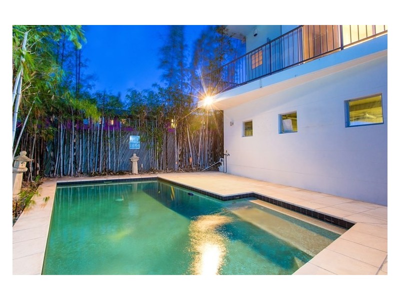 2/1C Crescent Road, Hamilton QLD 4007