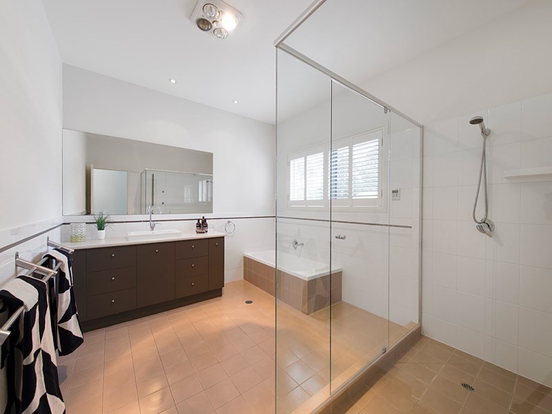 7 Rule Street, Hendra QLD 4011