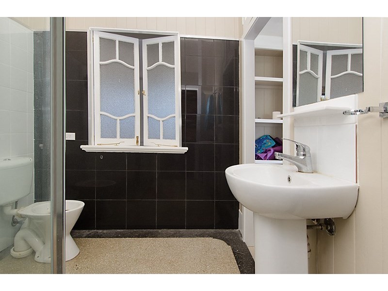 24 Webster Avenue, Hendra QLD 4011