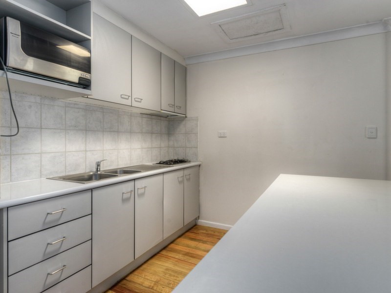 2 Lima Street, Nudgee Beach QLD 4014