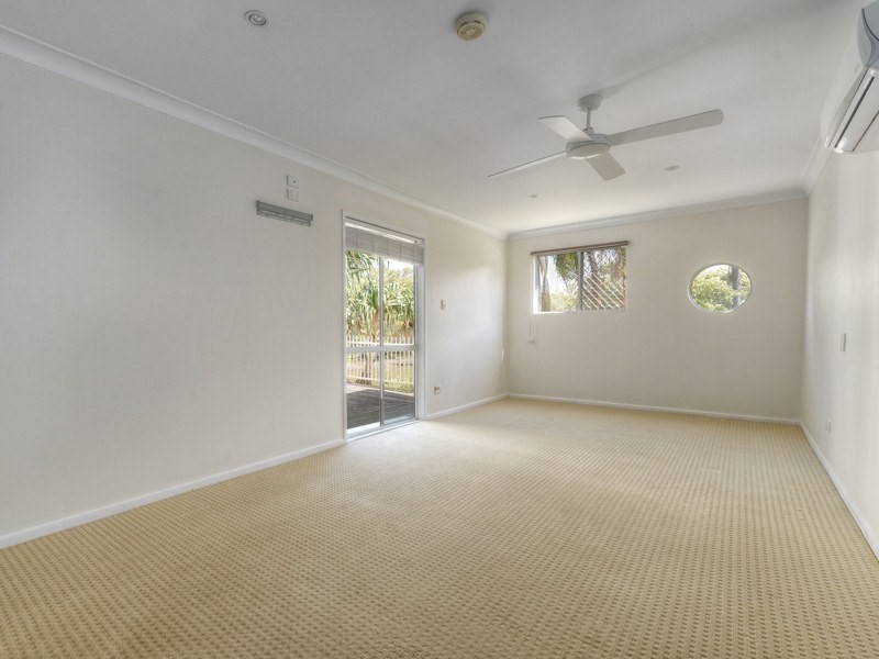 2 Lima Street, Nudgee Beach QLD 4014