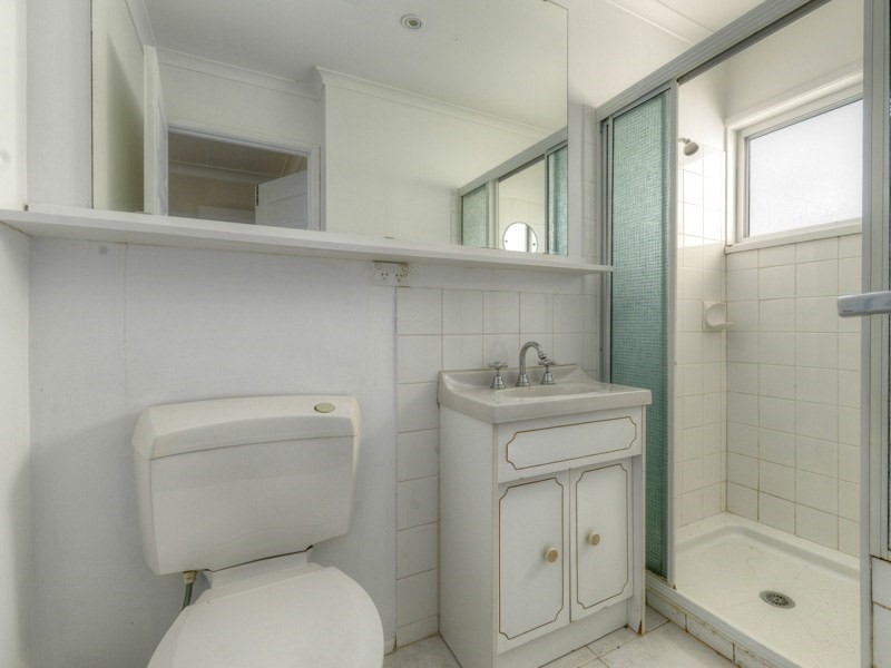 2 Lima Street, Nudgee Beach QLD 4014