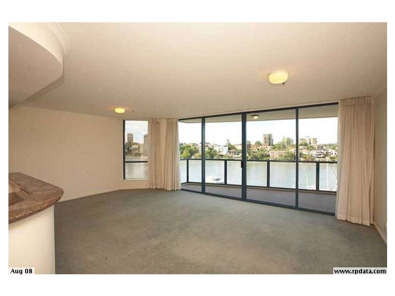 21/8 Goodwin Street, Kangaroo Point QLD 4169