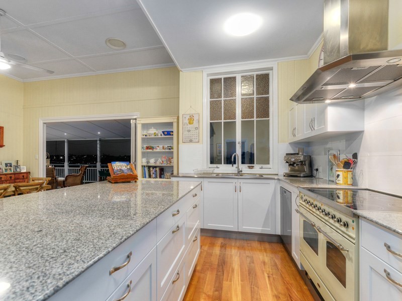 3 Arran Avenue, Hamilton QLD 4007