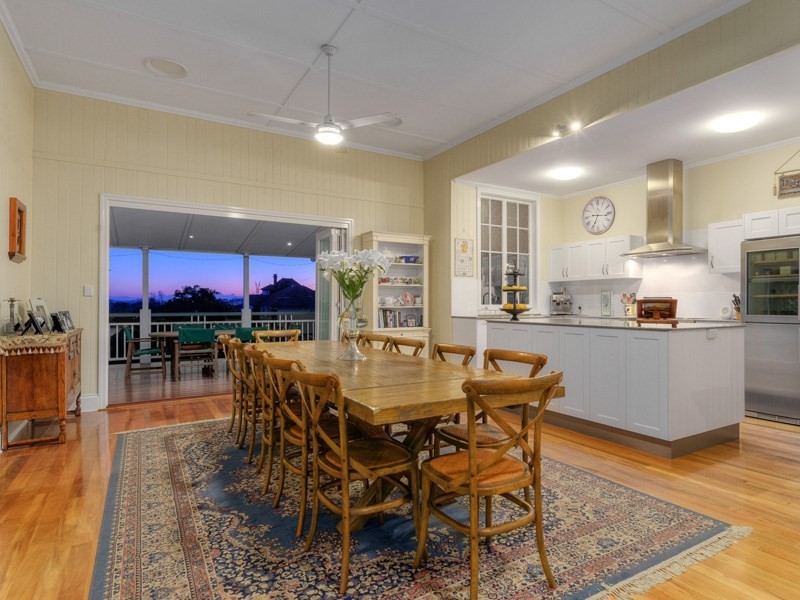 3 Arran Avenue, Hamilton QLD 4007