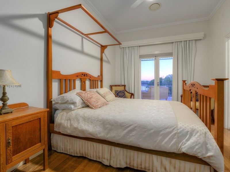 3 Arran Avenue, Hamilton QLD 4007