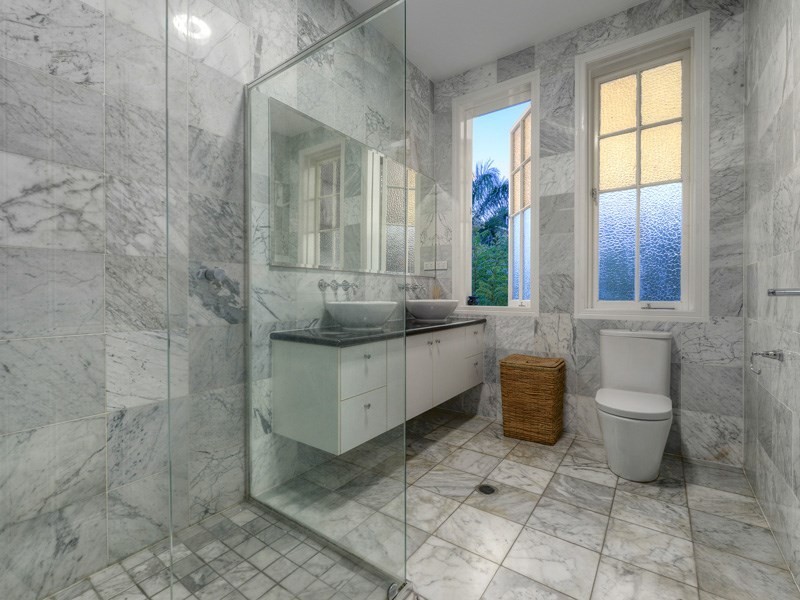 3 Arran Avenue, Hamilton QLD 4007