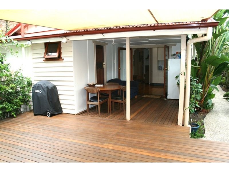 47 Winchester Street, Hamilton QLD 4007