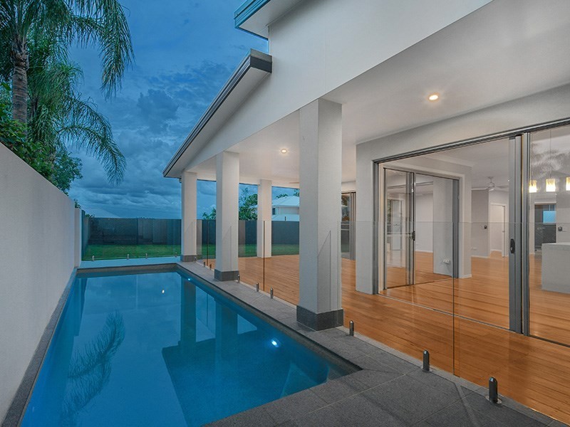 1 Sovereign Place, Bridgeman Downs QLD 4035