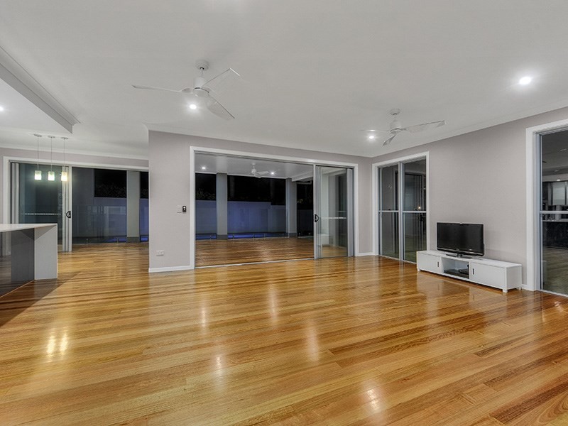 1 Sovereign Place, Bridgeman Downs QLD 4035