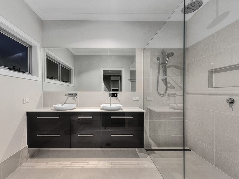 1 Sovereign Place, Bridgeman Downs QLD 4035