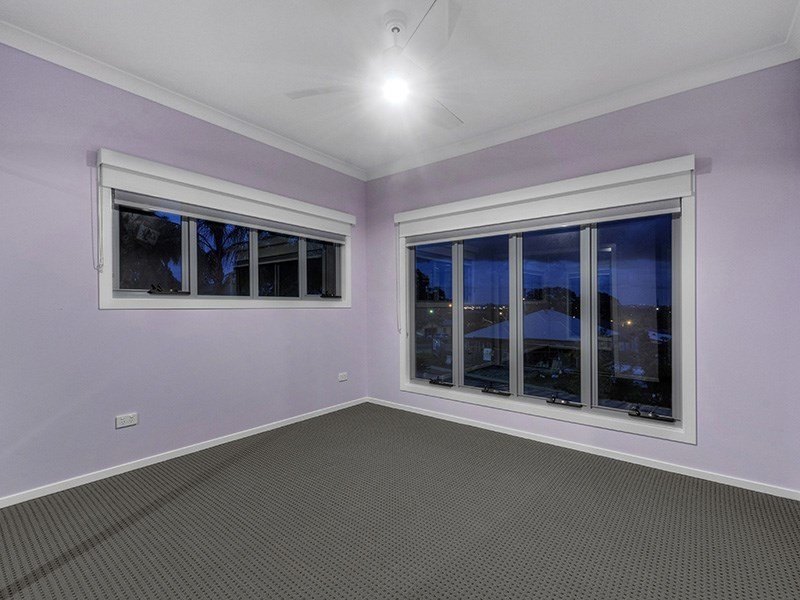 1 Sovereign Place, Bridgeman Downs QLD 4035