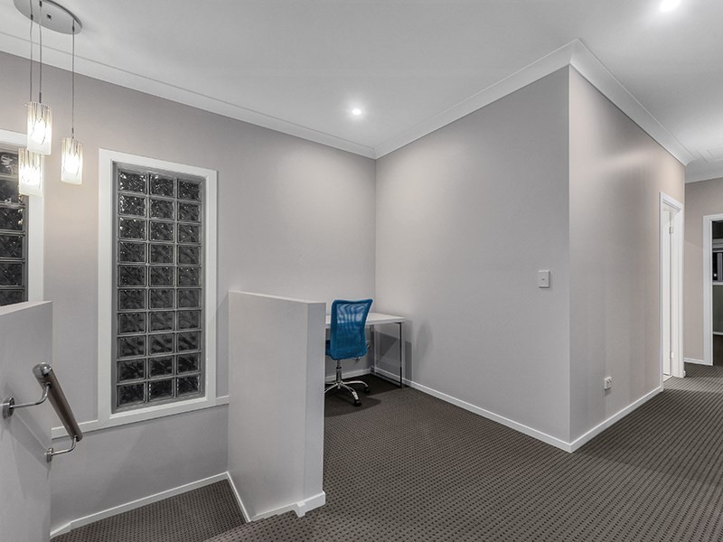 1 Sovereign Place, Bridgeman Downs QLD 4035