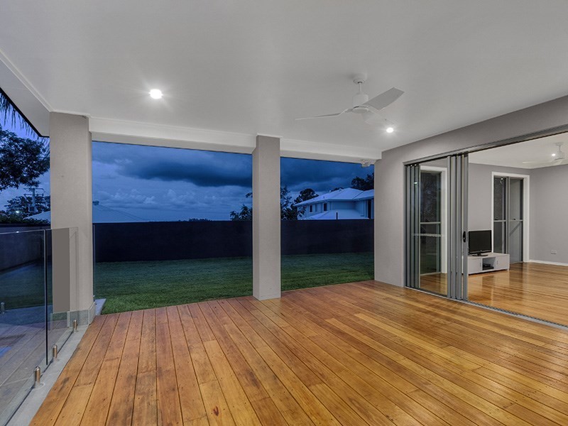 1 Sovereign Place, Bridgeman Downs QLD 4035