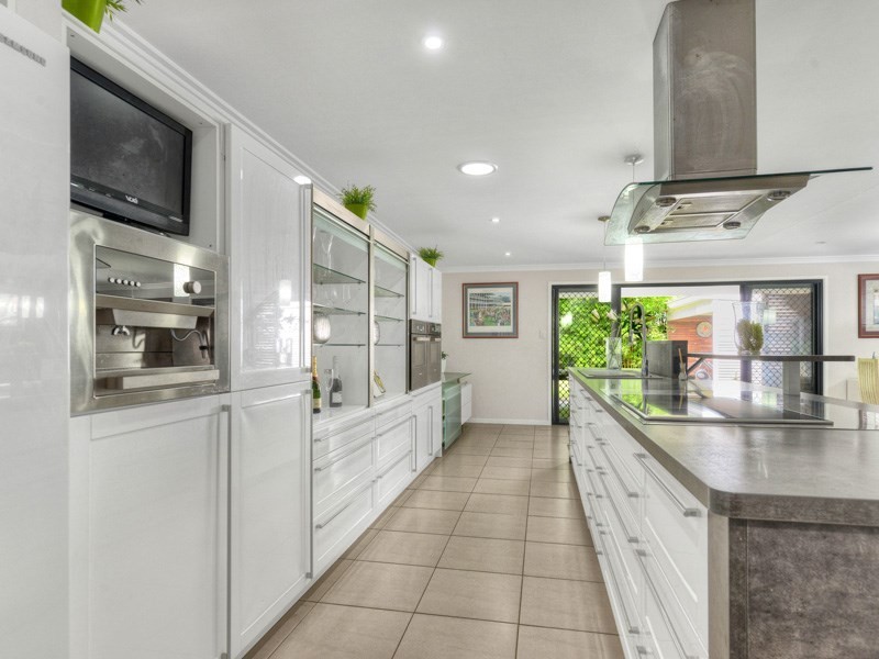 12 Dorames Street, Hendra QLD 4011