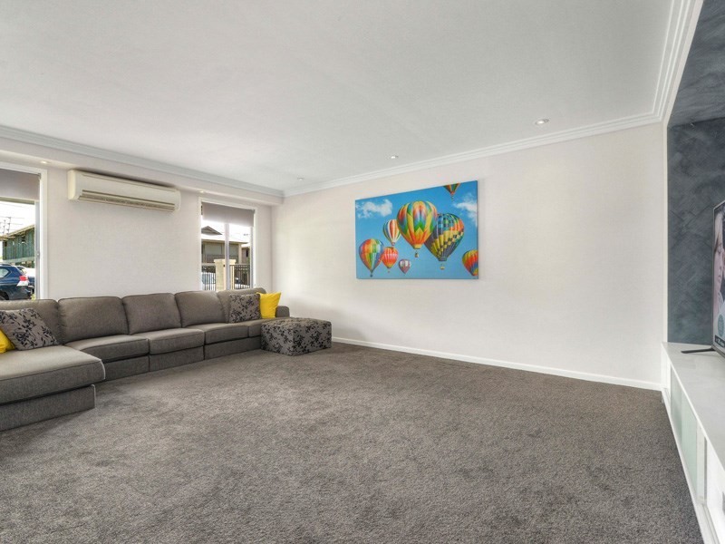 12 Dorames Street, Hendra QLD 4011