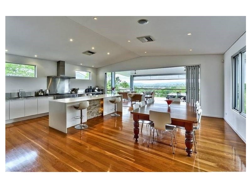 16 Mikado Street, Hamilton QLD 4007