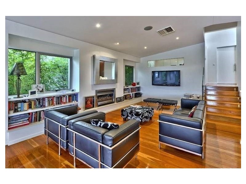 16 Mikado Street, Hamilton QLD 4007